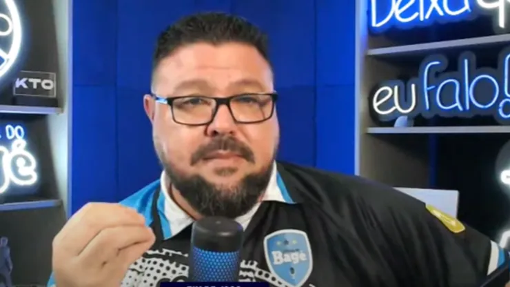Alex Bagé defende a saída de Mano Menezes do Grêmio.