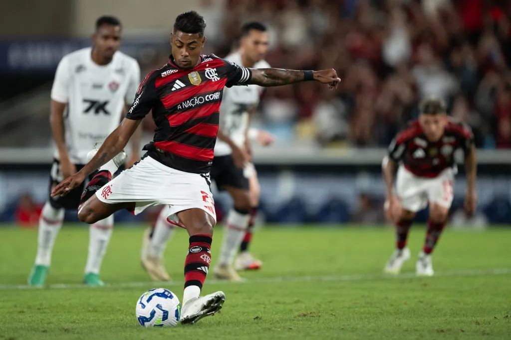 Bruno Henrique marcou seu último gol pelo Flamengo na goleada por 6 a 0 sobre o Vitória. Foto: Jorge Rodrigues/AGIF