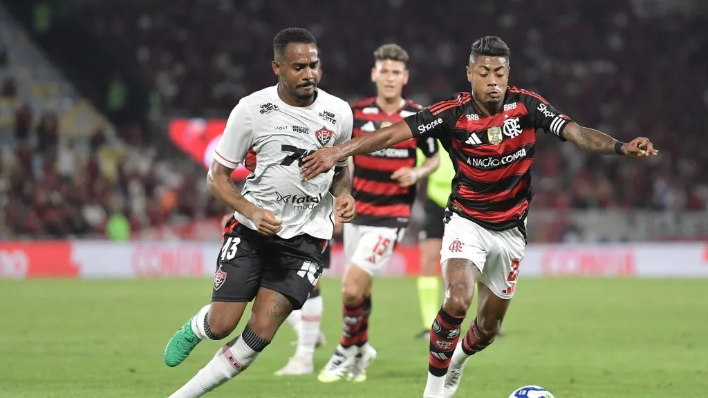 Bruno Henrique jogador do Flamengo durante partida contra o Vitoria no estadio Maracana pelo campeonato Brasileiro A 2025. Foto: Thiago Ribeiro/AGIF
