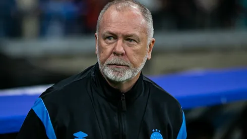 Mano Menzes segue pressionado no Grêmio - Foto: Fernando Moreno/AGIF