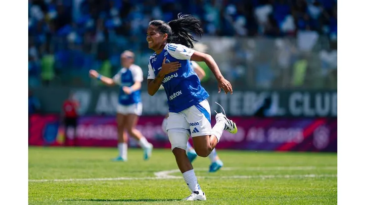 Marília comemora gol em jogo de ida do Brasileirão. Foto: Gustavo Martins/Cruzeiro