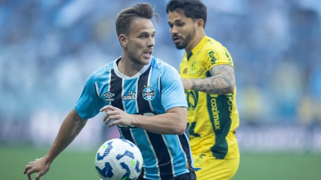 Arthur em ação pelo Grêmio contra o Mirassol – Foto: Liamara Polli/AGIF