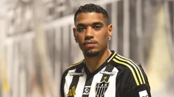 Zagueiro ainda não fez estreia pelo Galo (Foto: Pedro Souza / Atlético)