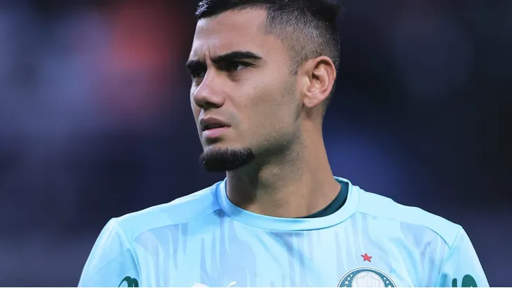 Andreas Pereira durante aquecimento antes de partida entre Palmeiras e Internacional, no Allianz Parque, pelo Brasileirão.