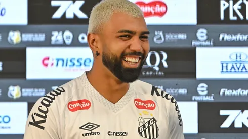 Gabigol durante apresentação no Santos – Foto: Jota Erre/AGIF
