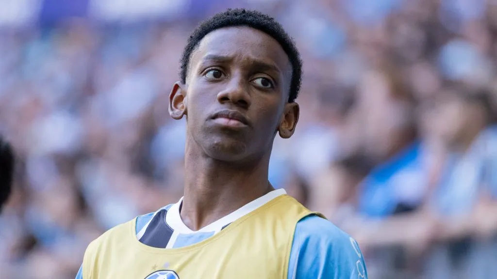 Gabriel Mec jogador do Gremio durante partida contra o Mirassol no estadio Arena do Gremio pelo campeonato Brasileiro A 2025. Foto: Liamara Polli/AGIF