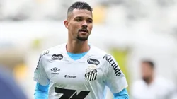 Zé Ivaldo jogador do Santos durante aquecimento antes da partida contra o Atlético-MG - Foto: Gilson Lobo/AGIF