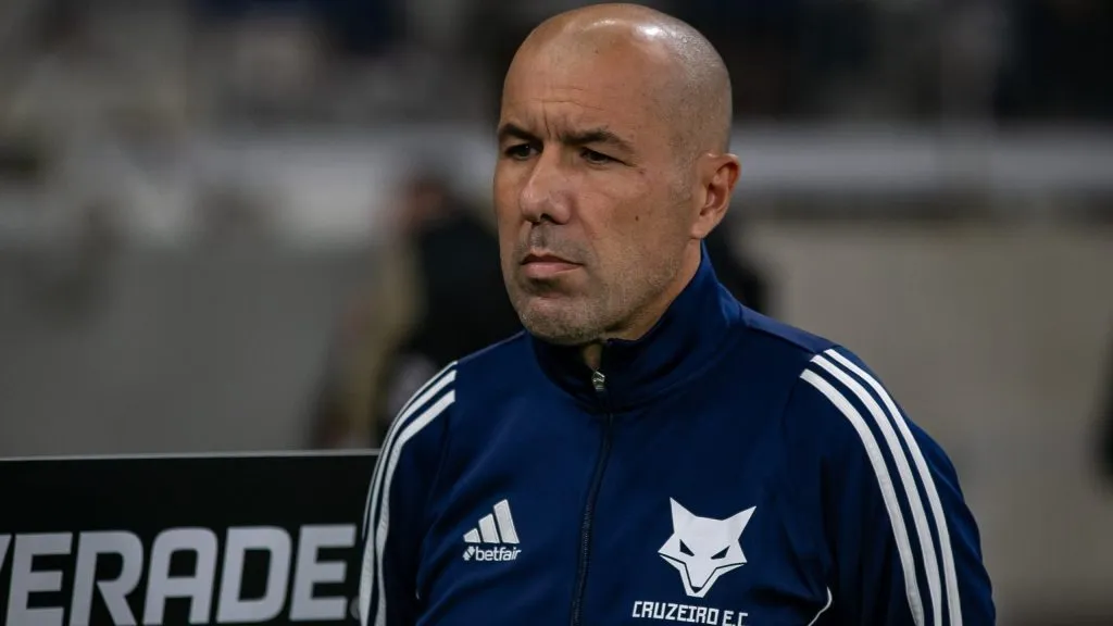 Leonardo Jardim tem novidades para enfrentar o Bahia