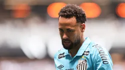 Neymar durante a partida com o Galo
