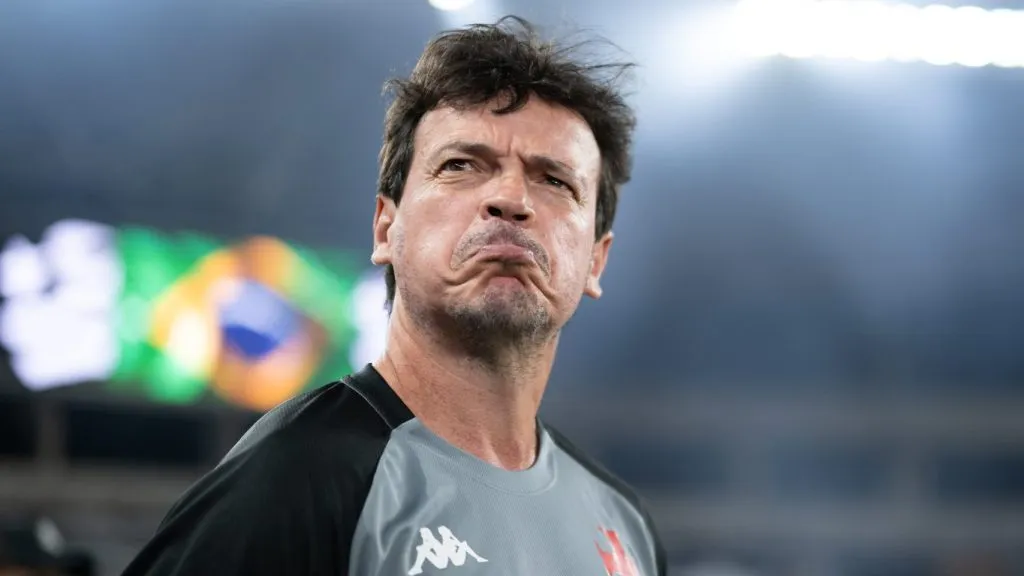 RJ – RIO DE JANEIRO – 11/09/2025 – COPA DO BRASIL 2025, BOTAFOGO X VASCO – Fernando Diniz tecnico do Vasco durante partida contra o Botafogo no estadio Engenhao pelo campeonato Copa Do Brasil 2025. Foto: Jorge Rodrigues/AGIF