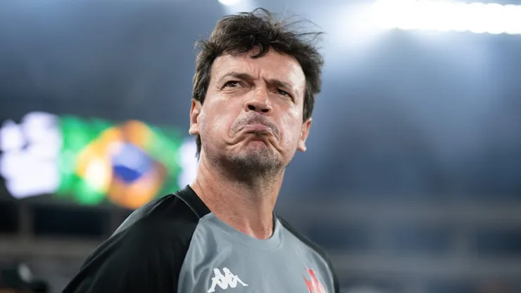 RJ - RIO DE JANEIRO - 11/09/2025 - COPA DO BRASIL 2025, BOTAFOGO X VASCO - Fernando Diniz tecnico do Vasco durante partida contra o Botafogo no estadio Engenhao pelo campeonato Copa Do Brasil 2025. Foto: Jorge Rodrigues/AGIF