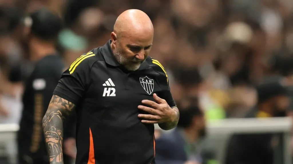 Treinador avaliou resultado e defendeu Lyanco após pênalti ( Foto: Gilson Lobo/AGIF)