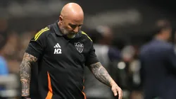 MG - BELO HORIZONTE - 14/09/2025 - BRASILEIRO A 2025, ATLÉTICO-MG X SANTOS - Jorge Sampaoli técnico do Atlético-MG lamenta durante partida contra o Santos no estádio Arena MRV pelo campeonato Brasileiro A 2025. Foto: Gilson Lobo/AGIF