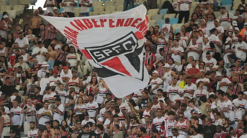 Torcida do São Paulo fazendo a festa. Foto: Thiago Ribeiro/AGIF.