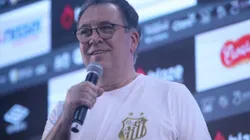 Marcelo Teixeira durante entrevista coletiva na apresentação de Neymar, na Vila Belmiro, em janeiro.