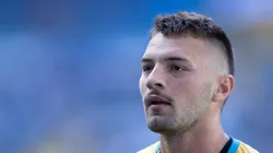 Gabriel Grando em ação com a camisa gremista.