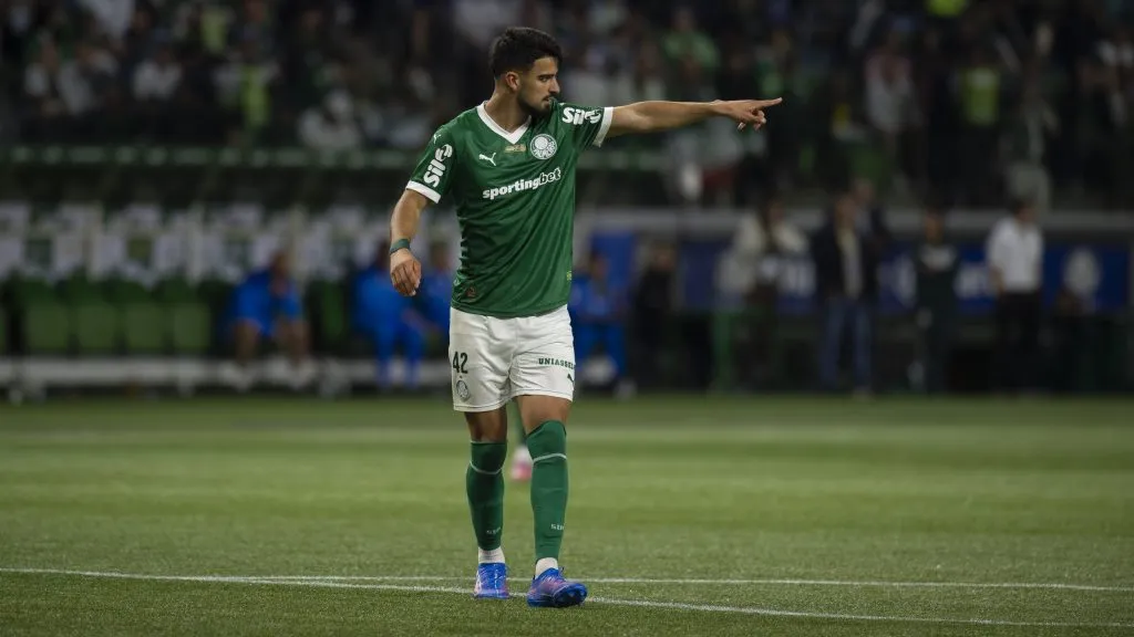 Flaco Lopez jogador do Palmeiras durante partida contra o Internacional no estadio Arena Allianz Parque pelo campeonato Brasileiro A 2025. Foto: Anderson Romao/AGIF