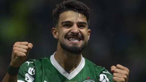 Flaco Lopez jogador do Palmeiras comemora gol de Vitor Roque durante partida contra o Internacional no estadio Arena Allianz Parque pelo campeonato Brasileiro A 2025. Foto: Anderson Romao/AGIF