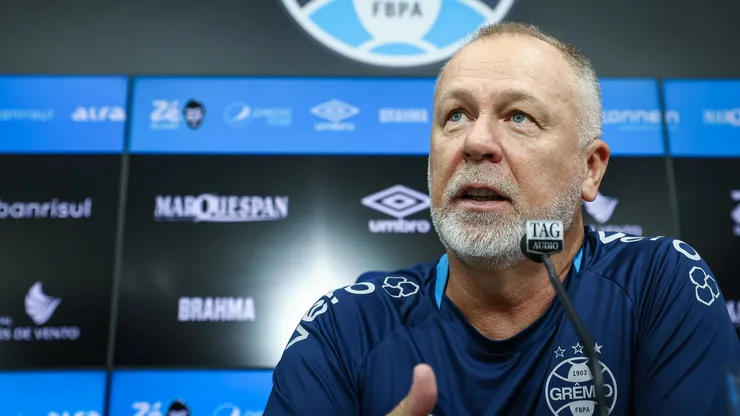 Mano Menezes, em entrevista coletiva (LUCAS UEBEL/GREMIO FBPA)
