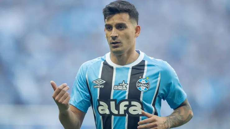 Franco Cristaldo jogador do Gremio durante partida contra o Mirassol no estadio Arena do Gremio pelo campeonato Brasileiro A 2025. Foto: Liamara Polli/AGIF