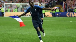 Samuel Umtiti festeja título mundial na Copa 2018 (Matthias Hangst/Getty Images)