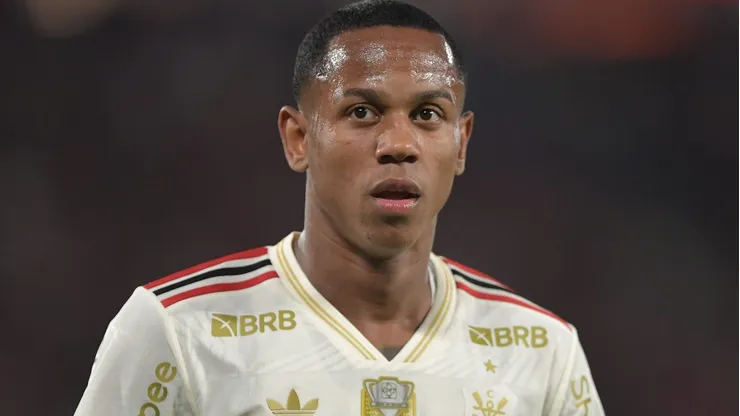 Wallace Yan "desaparece" em números após perder pênalti decisivo em eliminação na Copa Betano do Brasil.