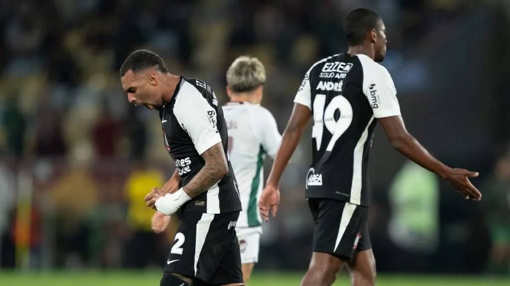 Matheuzinho jogador do Corinthians comemora vitoria apos partida contra o Fluminense no estadio Maracana pelo campeonato Brasileiro A 2025. Foto: Jorge Rodrigues/AGIF