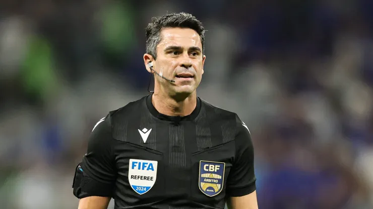 Flávio Rodrigues foi o juiz da partida