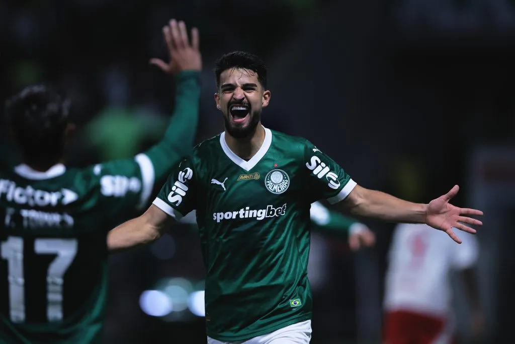 Palmeiras venceu Internacional por 4 a 1 no Allianz Parque e, por pouco, não retomou a vice-liderança do BR-25. Foto: Ettore Chiereguini/AGIF