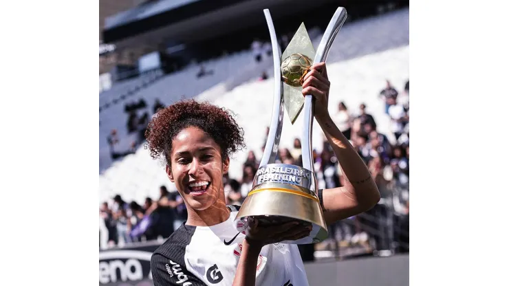 Campeã do Brasileirão 2025. Foto: reprodução/Instagram/@gi.fernandes