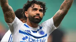 Gabigol comemorando gol durante partida entre Bahia e Cruzeiro, na Arena Fonte Nova, pelo Brasileirão.