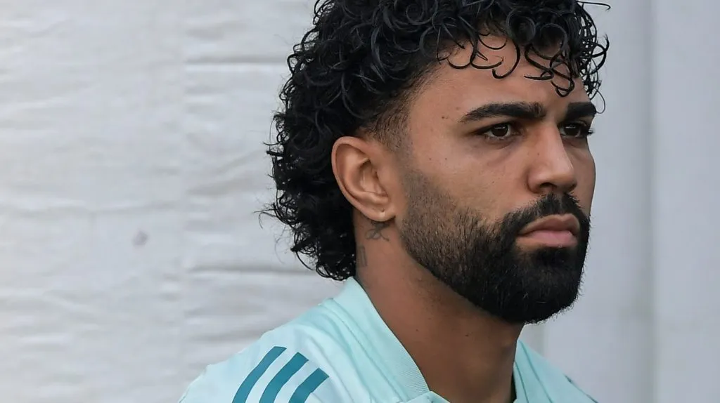 Gabigol antes de partida. Foto: Thiago Ribeiro/AGIF