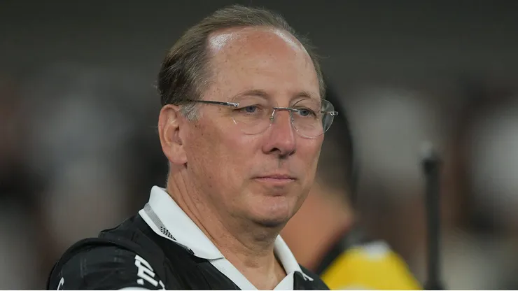 RJ - RIO DE JANEIRO - 26/07/2025 - BRASILEIRO A 2025, BOTAFOGO X CORINTHIANS - John Textor CEO do Botafogo durante partida contra o Corinthians no estadio Engenhao pelo campeonato Brasileiro A 2025.
