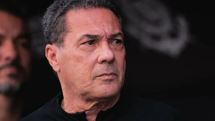 Luxemburgo durante partida entre Corinthians e Palmeiras, na Neo Química Arena, pelo Brasileirão 2023.