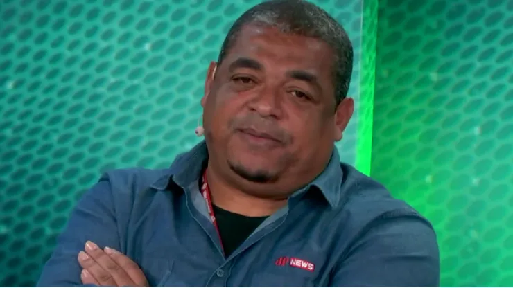 Vampeta, comentarista, ex-jogador e pentacampeão com a Seleção Brasileira