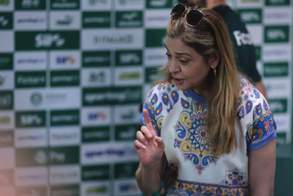 SP – SAO PAULO – 11/09/2025 – PALMEIRAS, APRESENTACAO ANDREAS PEREIRA –  A presidente do Palmeiras Leila Pereira durante apresentacao oficial de  como jogador do [EQUIPE] em coletiva de imprensa realizada no CT Academia de Futebol. Foto: Ettore Chiereguini/AGIF