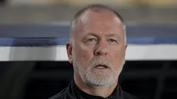 Mano Menezes durante jogo no Maracanã.