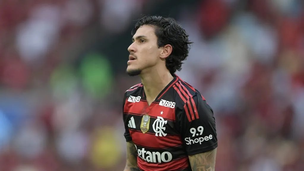 Pedro jogador do Flamengo durante partida contra o Gremio no estadio Maracana pelo campeonato Brasileiro A 2025. Foto: Thiago Ribeiro/AGIF