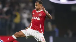 Alan Patrick, meia-atacante do Internacional em partida pelo campeonato brasileiro