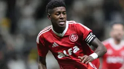 Vitão é um dos pilares da defensa do Internacional