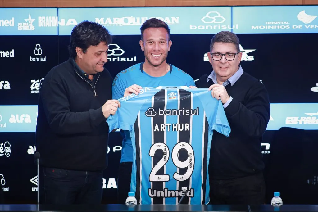 Arthur sendo apresentado na volta ao Imortal. Foto: Maxi Franzoi/AGIF