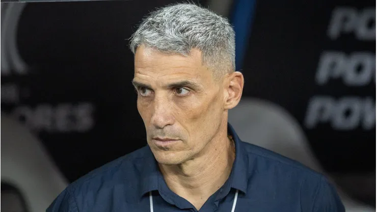 Vojvoda, treinador do Santos