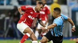 Alan Patrick durante Grêmio x Internacional pelo Campeonato Brasileiro 2025 - (Photo by Pedro H. Tesch/Getty Images)