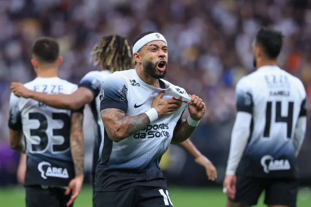 Depay marcou duas vezes em vitória do Corinthians sobre o Sport no primeiro turno. Foto: Marcello Zambrana/AGIF