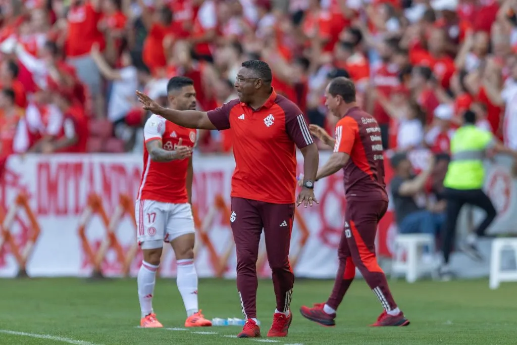 Roger Machado, tecnico do Internacional durante partida contra o Gremio no estadio Beira-Rio pelo campeonato Brasileiro A 2024. Foto: Liamara Polli/AGIF