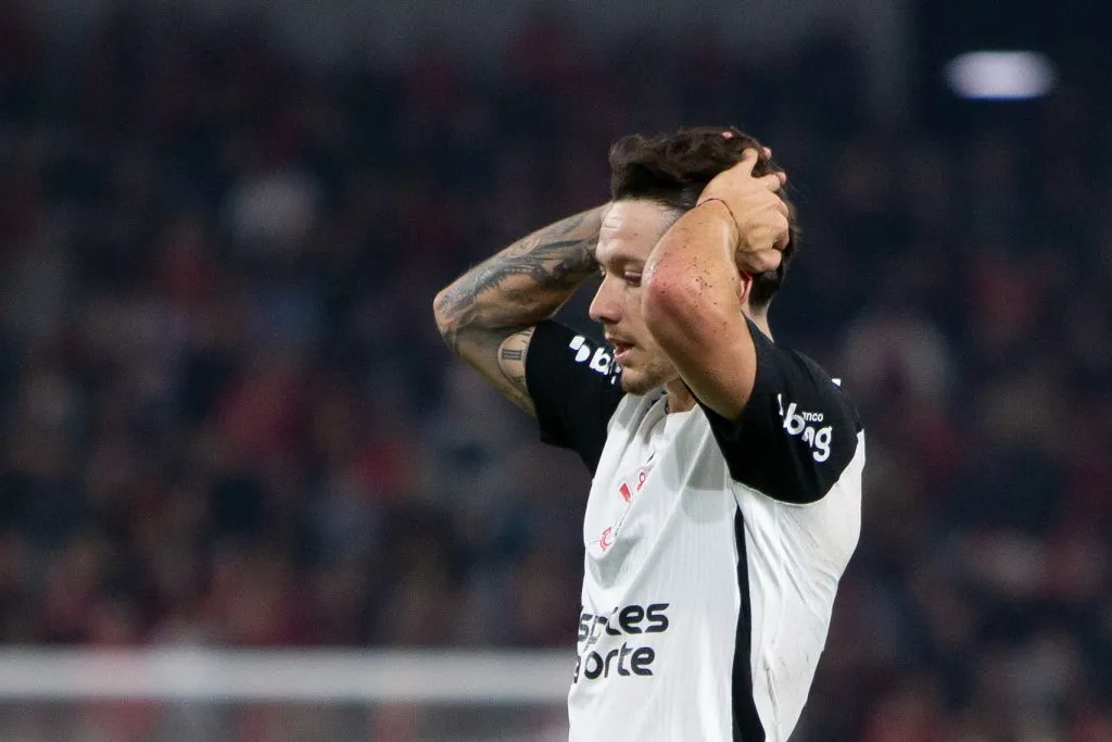 Rodrigo Garro não vive um bom ano no Corinthians  Foto: Giovani Baccin/AGIF