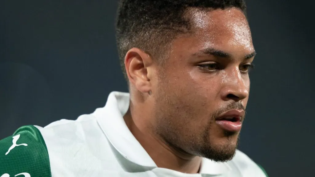 Vitor Roque durante partida. Foto: Jorge Rodrigues/AGIF