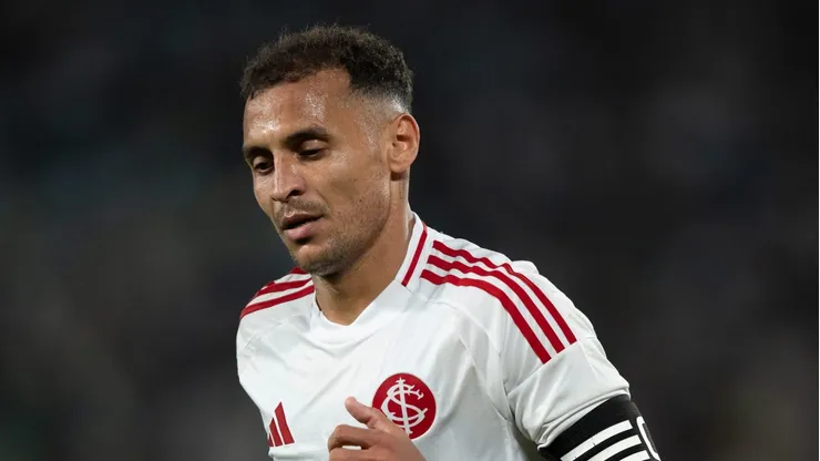 RJ - RIO DE JANEIRO - 06/08/2025 - COPA DO BRASIL 2025, FLUMINENSE X INTERNACIONAL - Alan Patrick jogador do Internacional durante partida contra o Fluminense no estadio Maracana pelo campeonato Copa Do Brasil 2025.