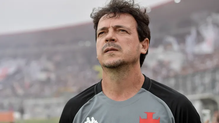 Fernando Diniz durante partida entre Vasco x Corinthians, pelo Brasileirão - Foto: Thiago Ribeiro/AGIF