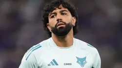 Gabriel Barbosa durante aquecimento antes de partida entre Cruzeiro e Internacional, no Mineirão, pelo Brasileirão.